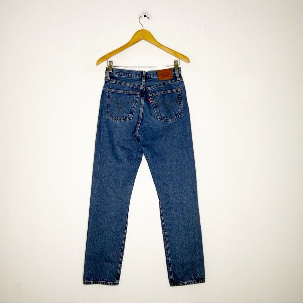 Levi’s 501 Original Fit Jeans Medium Wash Size 27 / 4 Straight Leg - Picture 2 of 7
